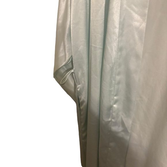 Natori Satin Floral Light Blue Robe - Picture 4 of 10